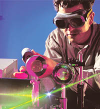 С 1000 евро заплата започва младият изследовател в Румъния