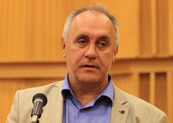 Зам.-ректор на ЮЗУ със „Златен век“