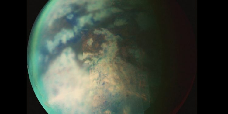 Откриха странно органично съединение на Титан