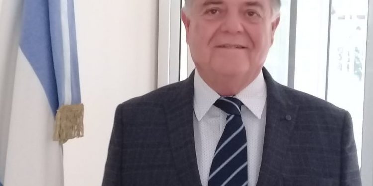 Н.Пр. Алфредо Атанасоф, извънреден и пълномощен посланик  на Република Аржентина у нас, пред вестник „Аз-буки“: Българската общност в Аржентина е една от най-големите в страната