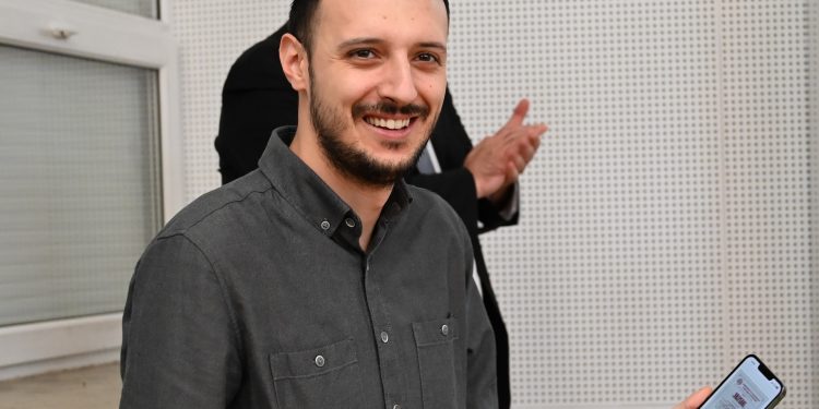 Издадоха първото  е-уверение за студенти