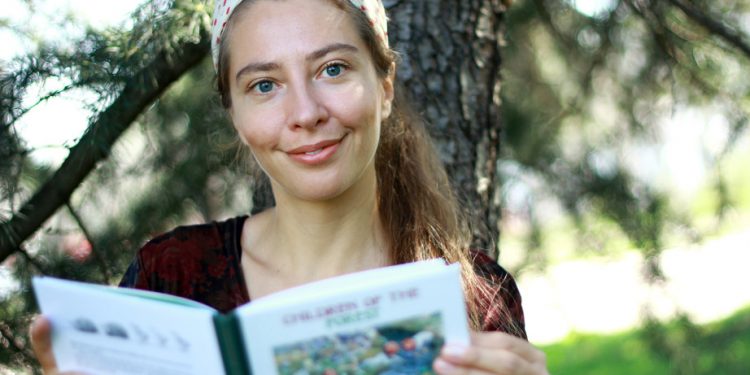 Писателката Петя Кокудева пред в. „Аз-буки“: Харесвам хората – дори  и тези, които не харесвам