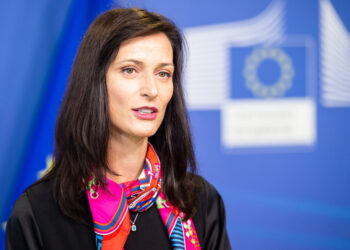 Едва 54% от европейците имат основни цифрови умения