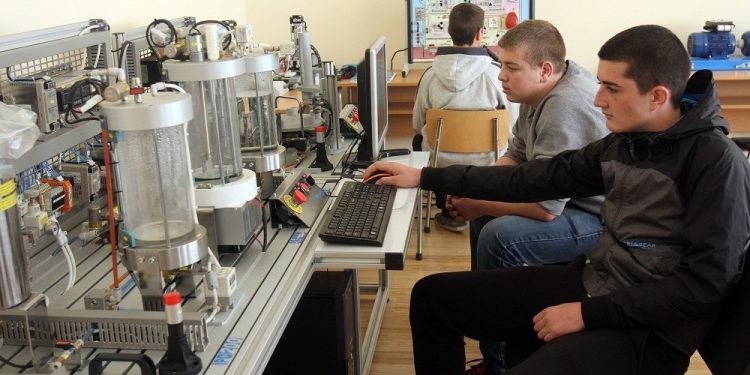 Кабинетът отпусна средства по 4 национални програми