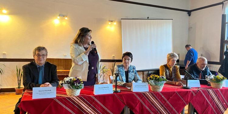 Ученици от Математическата гимназия във Варна са победители в Националната олимпиада по философия