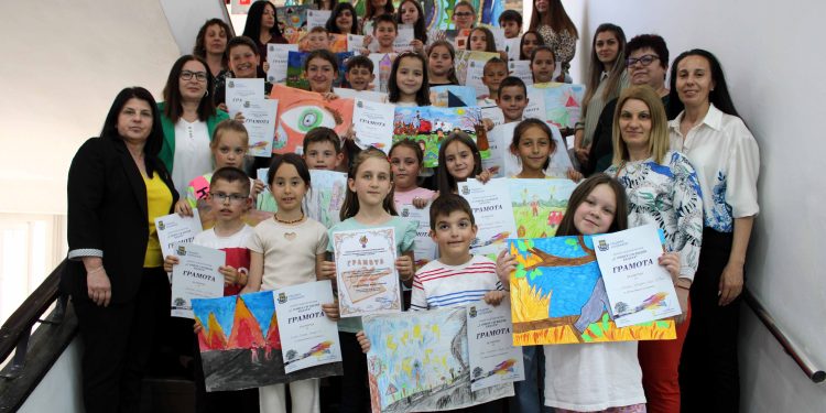 В СУ „Йордан Йовков“ в Кърджали още в III клас „отварят“ ресторанти