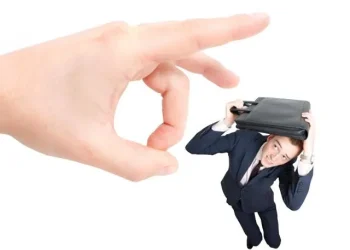 Закрила при уволнение на работещи, които имат заболяване