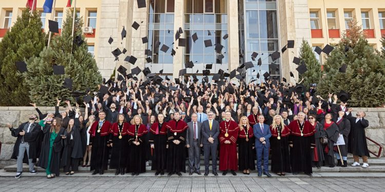 УХТ – Пловдив, изпрати 12 пълни отличници от випуск 2024