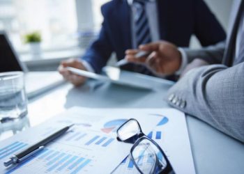 Трябва ли да получаваме заплата, ако не сме заети през целия ден?