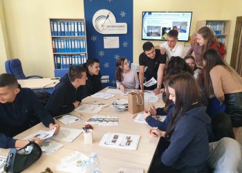 Представители на Общински младежки парламент