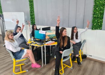 Ученици по време на работата по проекта