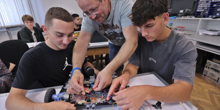 Подкрепа за развитие на дуалното обучение