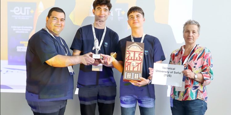 Студенти с престижни награди