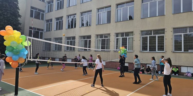 Нови спортни площадки в ОУ „Св. св. Кирил и Методий“ в Кюстендил