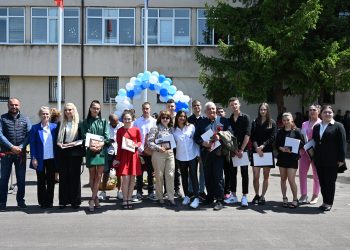 За училището, което винаги намира място под слънцето