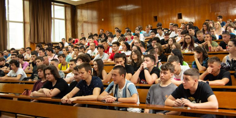 137 работодатели ще сключват договори за обучение на студенти