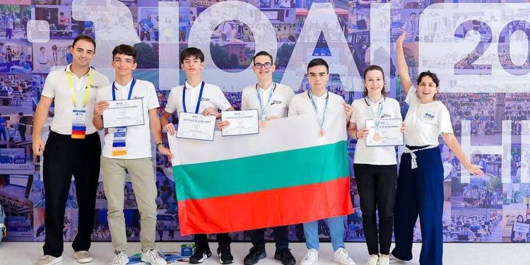 Българските ученици с 3 медала от Международната олимпиада по изкуствен интелект
