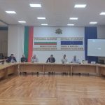 В Плевен подготовката е за присъствено откриване на учебната година в условията на воден режим, стана ясно на заседание на Областния кризисен щаб