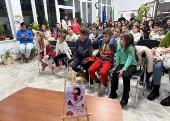 „Вълшебните обувки на Кая“ продължават своя път – от София и Пловдив до Разград и Варна