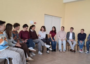 9. Френска езикова гимназия: Втори дом на три поколения семейства