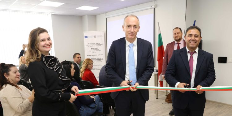 Националният фокусен център с нов офис и зала за обучения