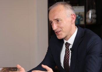 Министър Красимир Вълчев в Студио „Аз-буки“:  Можем да просперираме като общество, ако заложим трайно на образованието и на науката (ВИДЕО)