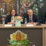 Стипендия от 665 евро месечно могат да получат най-талантливите български ученици, лауреати от международни олимпиади, които останат да учат висше образование в България, съобщи министърът на образованието и науката Красимир Вълчев