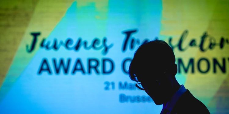 Томислав Томов от ППМГ „Акад. Н. Обрешков“ – Бургас, спечели конкурса на Еврокомисията за превод