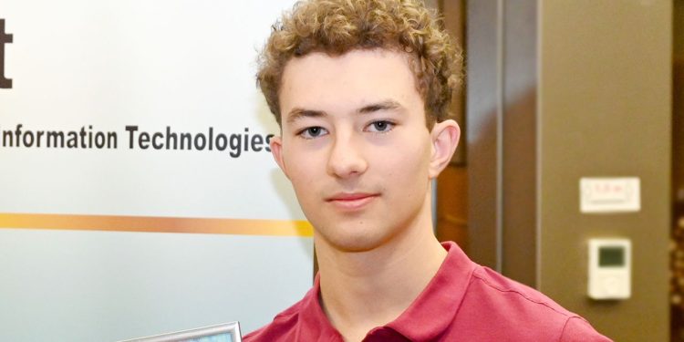 Платформа с изкуствен интелект превръща идеи в работещи приложения