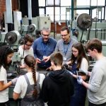 В областите Сливен и Видин ще бъде приложен пилотно нов модел за социална интеграция чрез дуално обучение, съобщава Пресцентърът на МОН