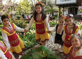 Малки възпитаници пресъздават обичаите за Лазаровден